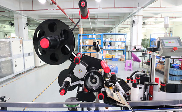 全自動(dòng)面單貼標(biāo)機(jī),面單貼標(biāo)機(jī)設(shè)備,貼標(biāo)機(jī)廠(chǎng)家,佼佼者