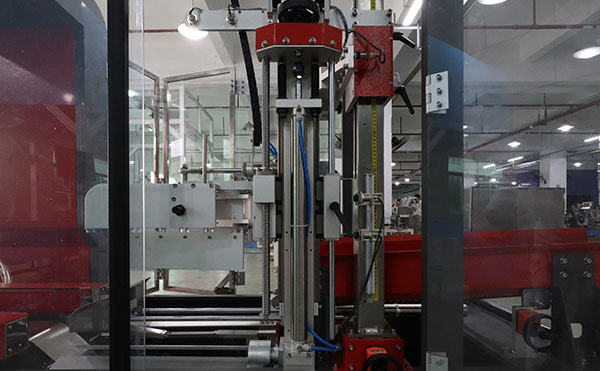 一字型自動封箱機,封箱機,封箱機廠家,佼佼者自動化