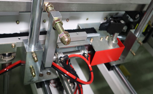 自動(dòng)折蓋封箱機(jī),封箱機(jī),封箱機(jī)廠家，佼佼者自動(dòng)化